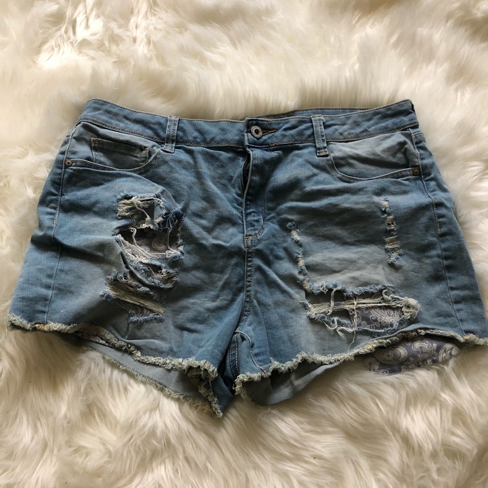 Arizona Distressed Shorts